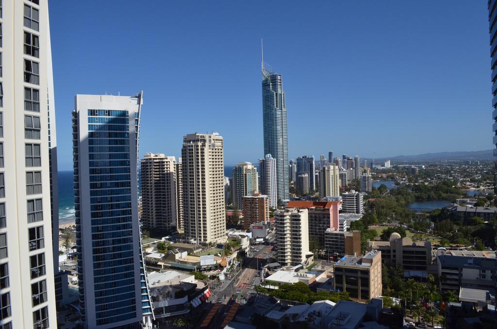 Great Escape At Chevron Renaissance Gold Coast Exterior photo