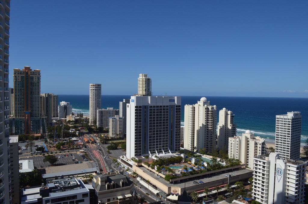Great Escape At Chevron Renaissance Gold Coast Exterior photo