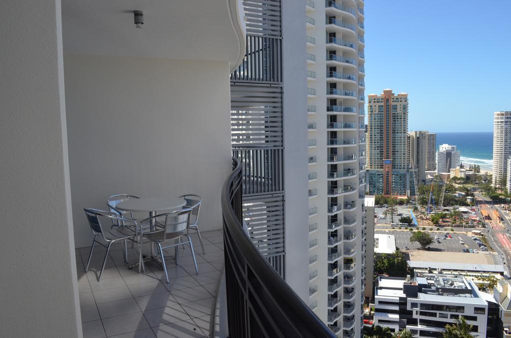 Great Escape At Chevron Renaissance Gold Coast Exterior photo