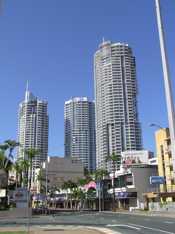 Great Escape At Chevron Renaissance Gold Coast Exterior photo